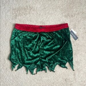 max deco Festive Green Velvet Shorts with Red Trim